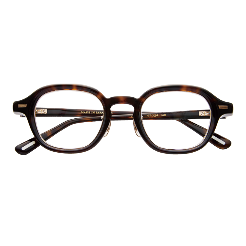 丸みを帯びたフレームが柔らかな印象。¥92,400（YUICHI TOYAMA.×EYETHINK exclusive／EYETHINK 渋谷パルコ）