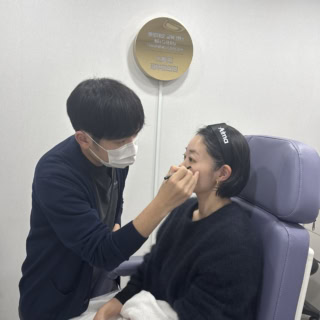 麻酔クリームを塗って、いざ施術へ！