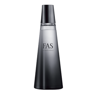 1.黒米発酵液を90％配合。独自の2段階発酵で生まれた低分子成分が肌全層に潤いを巡らせ、キメの整った透明感あふれる肌へ。FAS ザ ブラック エッセンス 200mL ¥11,550（シロク）