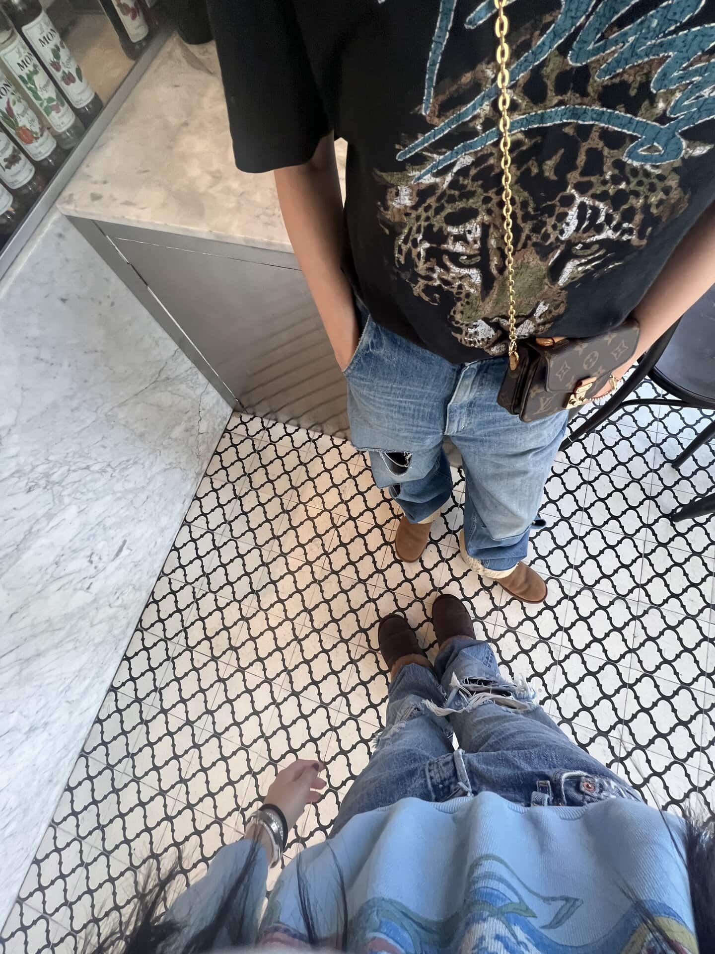 こうやって子どものNEW UGGと並ぶと、いかに私の靴に年季が入っているかがわかります（笑）