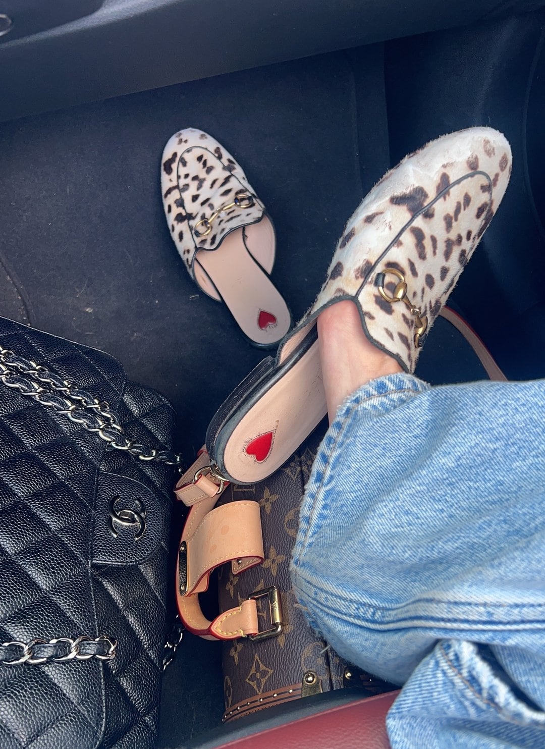 気に入った靴はボロボロになるまで、いえ、ボロボロになってもはきます。