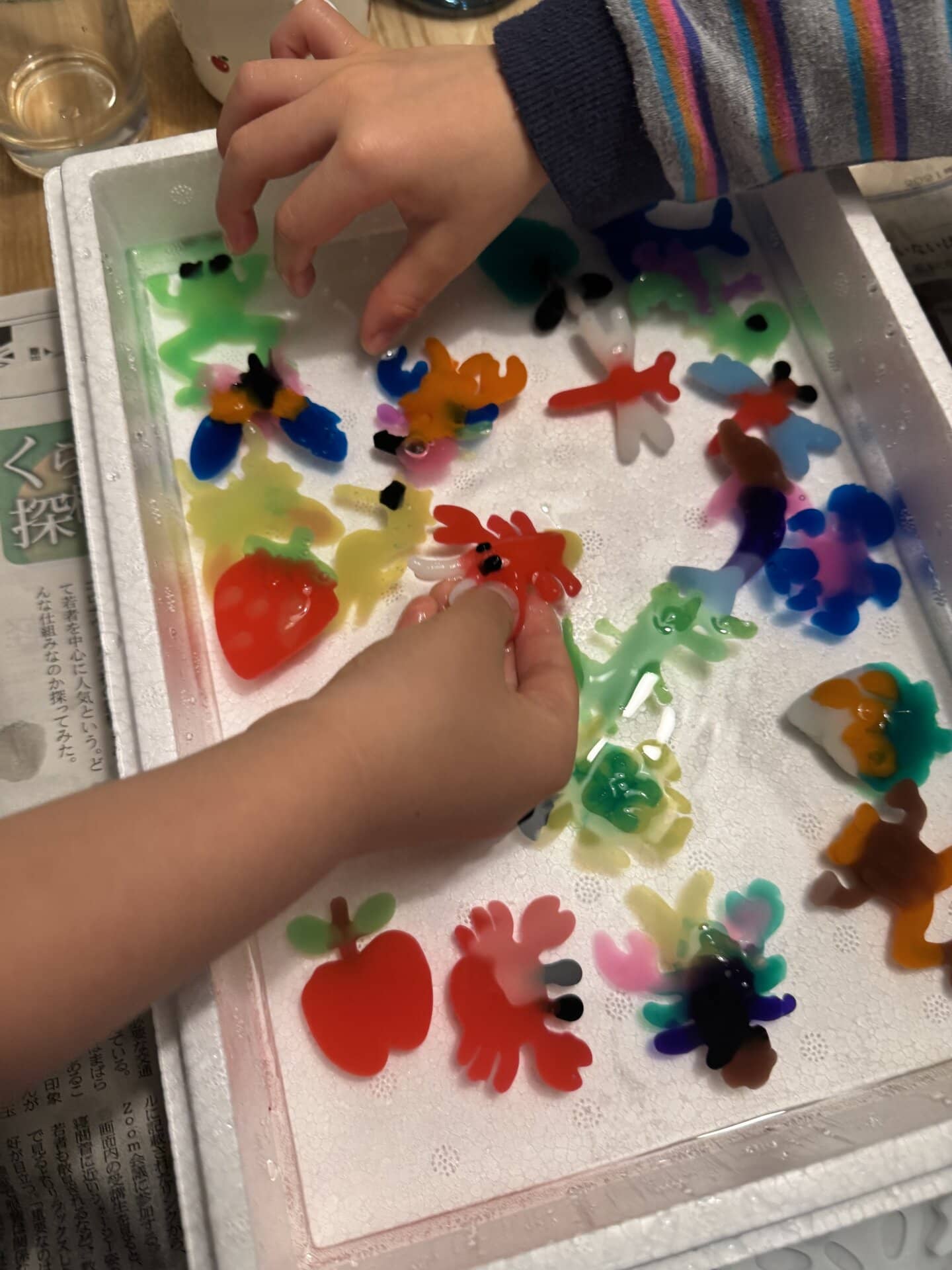 魔法のジェルや型などがセットで￥1,113で購入