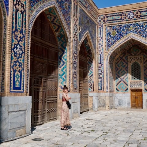 絶景の世界遺産「青の都」【ウズベキスタン・サマルカンド】でスマホを落とし…⁉ 清水みさと連載