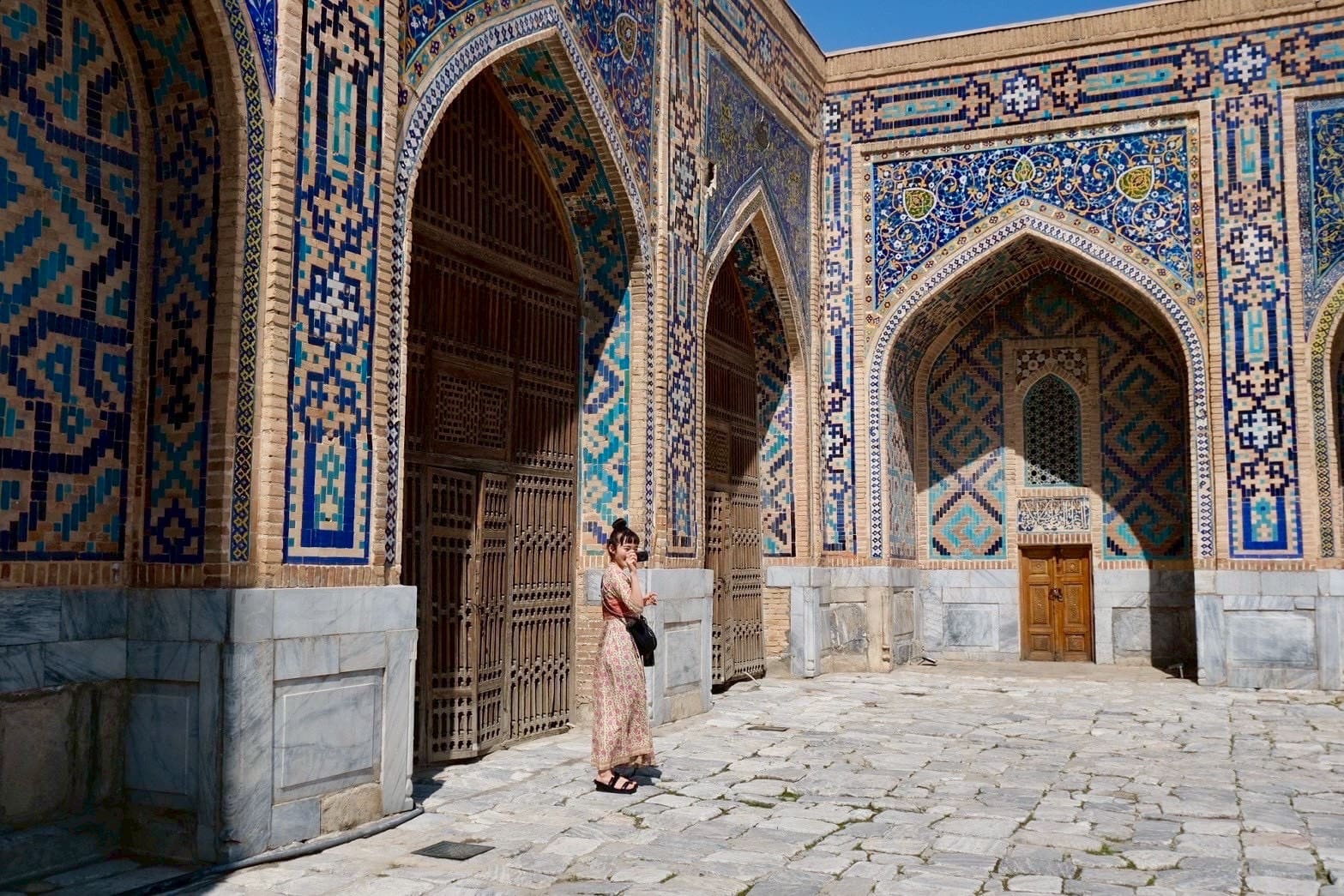 ウズベキスタン・サマルカンド、レギスタン広場のティリャー・コーリ・マドラサ