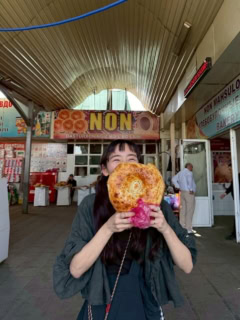 中央アジアの主食用のパン「ノン」