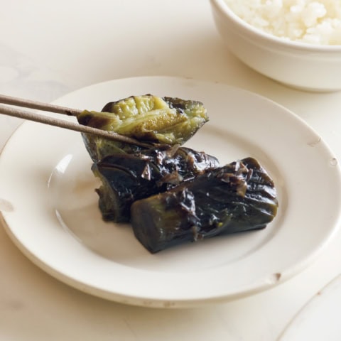 とにかく作りやすくて何度もリピ♡ 洗練された味わいの【なすのおかか煮】はアレンジも自在です！