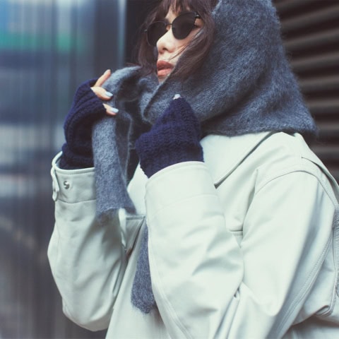 あったかくて、コーデに奥行き爆誕♡ 手の自由もきく！【アームウォーマー】の着こなしアイデア