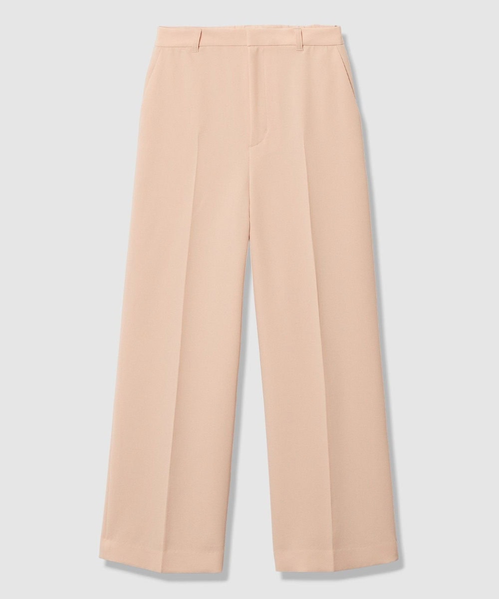 カラー展開はネイビー、ピンクベージュ、ブルーの3色。カラーで悩まれる方も多いと思いますが、ネイビーのセットアップも、ピンクベージュのセットアップも卒入園式＆卒入学式には問題なく着用できますよ。