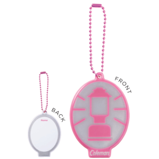 リフレクターチャームは、ブランドのアイコンでもあるランタンデザインをモチーフにした、Sweetでしか手に入らないスペシャル仕様。