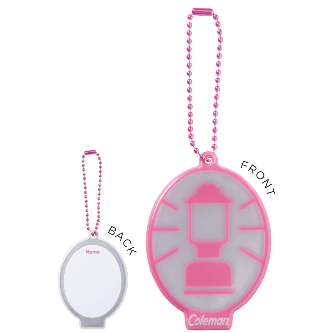 リフレクターチャームは、ブランドのアイコンでもあるランタンデザインをモチーフにした、Sweetでしか手に入らないスペシャル仕様。