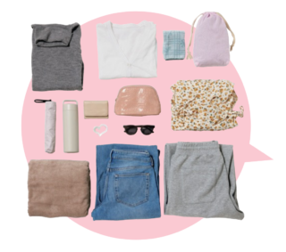 大判タオル、トップス2枚、パンツ2枚、水筒、ポーチなどもまるっと入る。1〜2泊旅行にも使える。