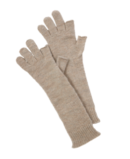 人さし指と親指があいたスマホ対応モデル。手袋¥17,600（ALPO／マルティニーク ルミネ横浜）