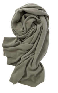 上質な質感が生きるシンプルなデザイン。ストール¥63,800（アソース メレ／アイネックス）