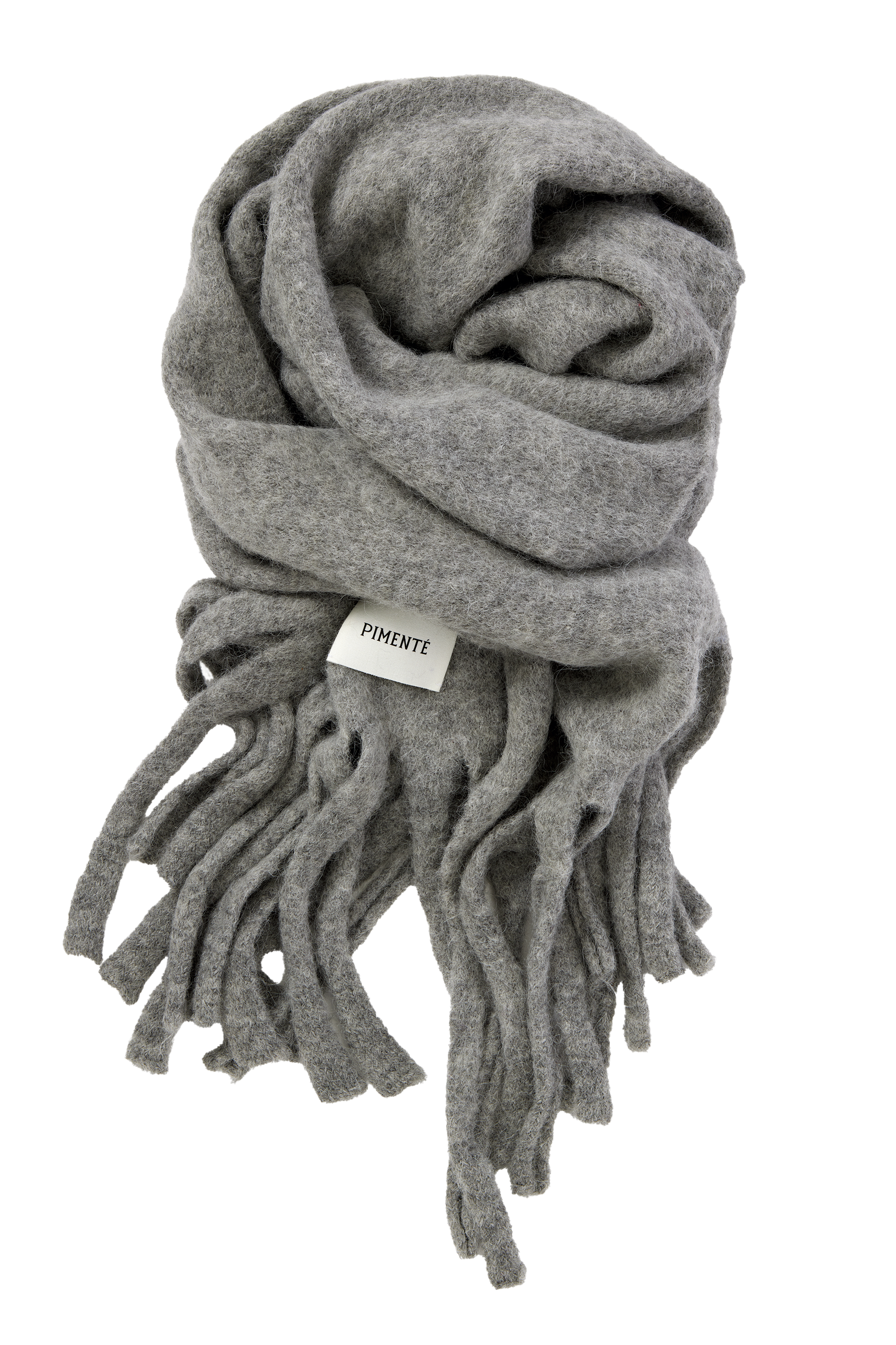 トレンドのフリンジデザインが印象的。汎用性の高いライトグレーも◎。ストール¥39,600（ピモンテ）