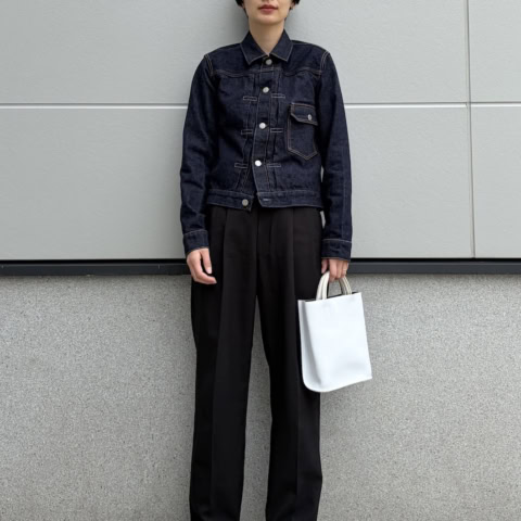 【40代スナップ】ピタピタな「デニムジャケット」をあえてトップスに、がイイ!|潮田あかりさん