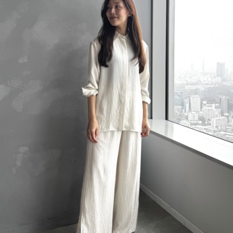 【40代スナップ】リラクシーなシャツを「セットアップ」使いして旬の着こなしに|比護つばささん