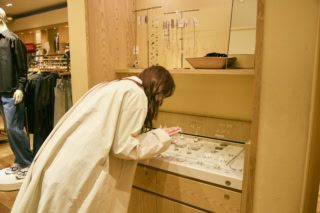 「待って！ 本当にこの値段？」と、アクセサリーのビックリ価格に思わず叫び声（笑）