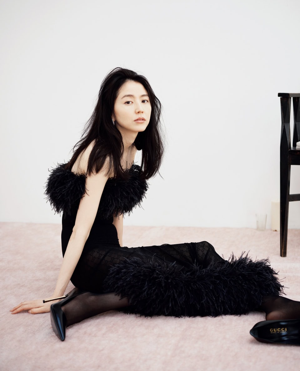 ドレス¥3,575,000、イヤリング¥385,000、シューズ¥195,800(グッチ/グッチ クライアント サービス)