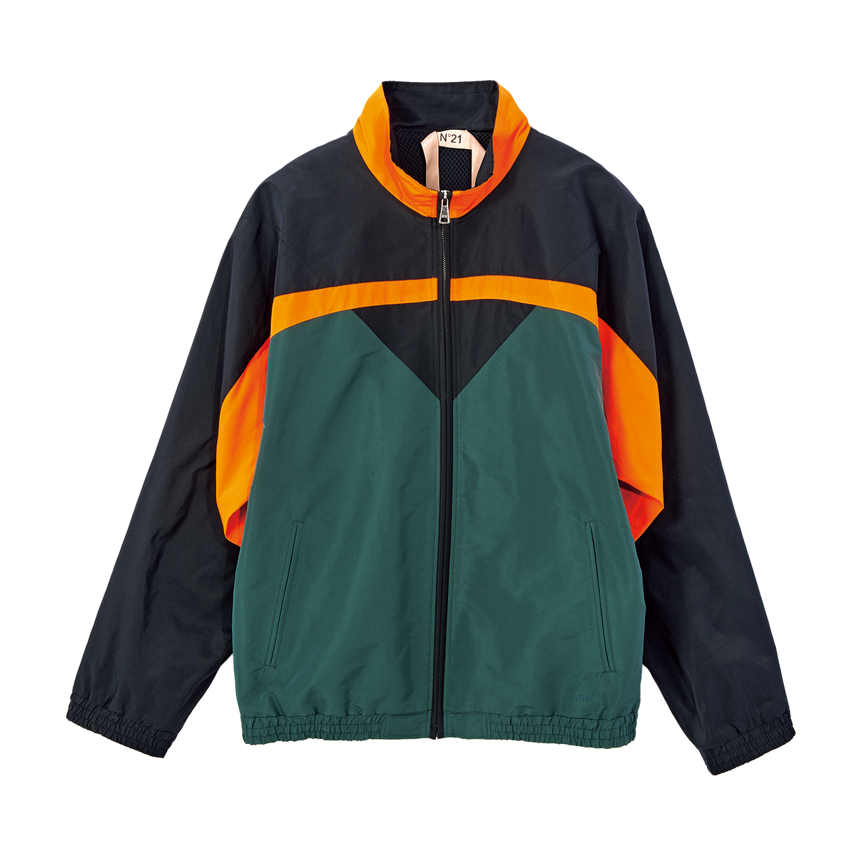 ブルゾン¥176,000（ヌメロ ヴェントゥーノ／イザ）