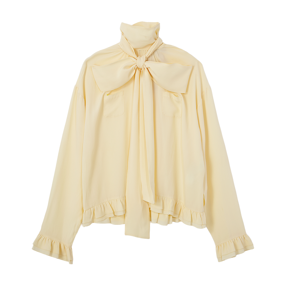 ボウタイブラウス¥101,200（ヌメロ ヴェントゥーノ／イザ）