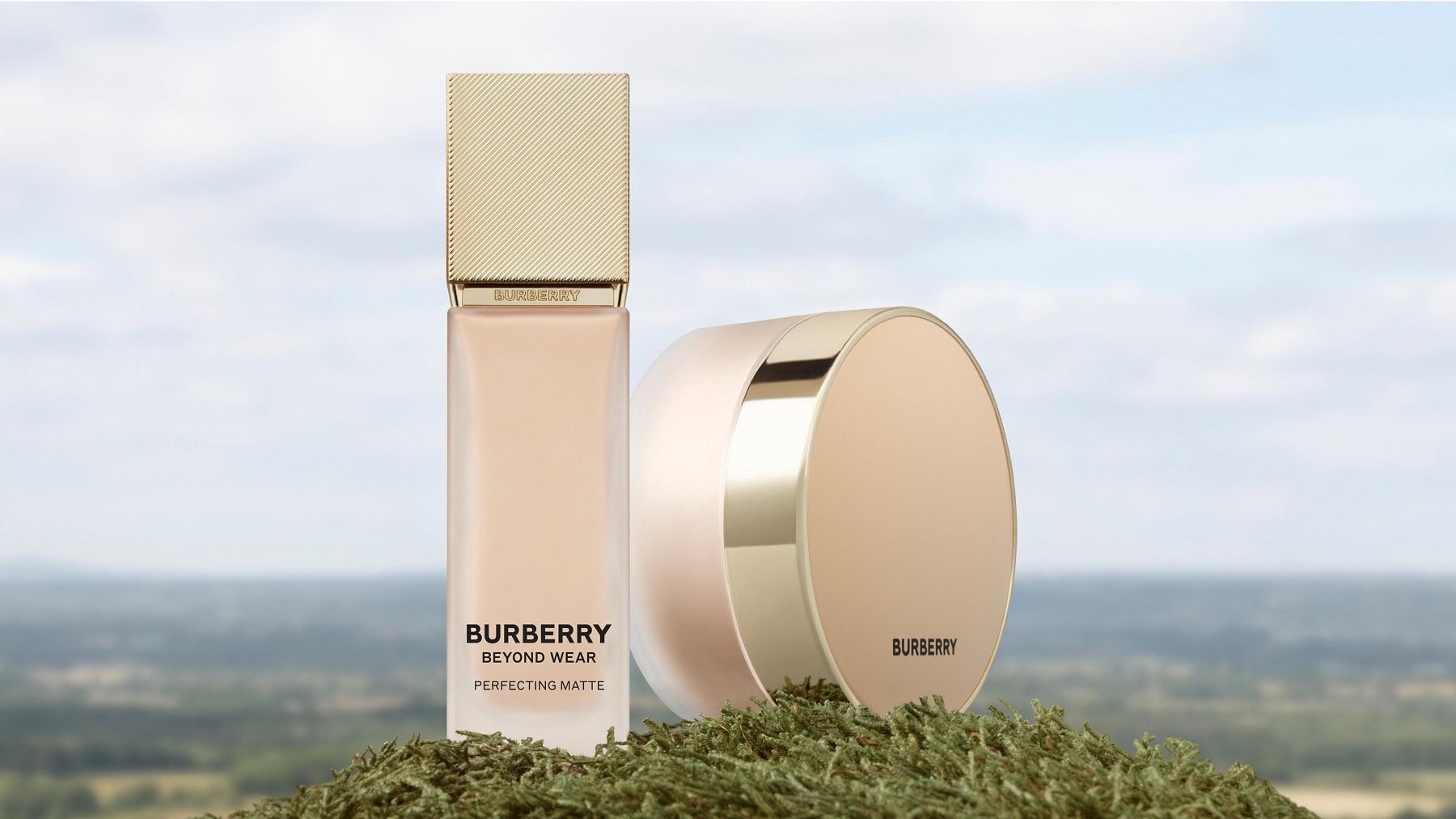 存在を感じさせないソフトヴェール！【バーバリー ビューティ】くずれ知らずの新「ルースパウダー」