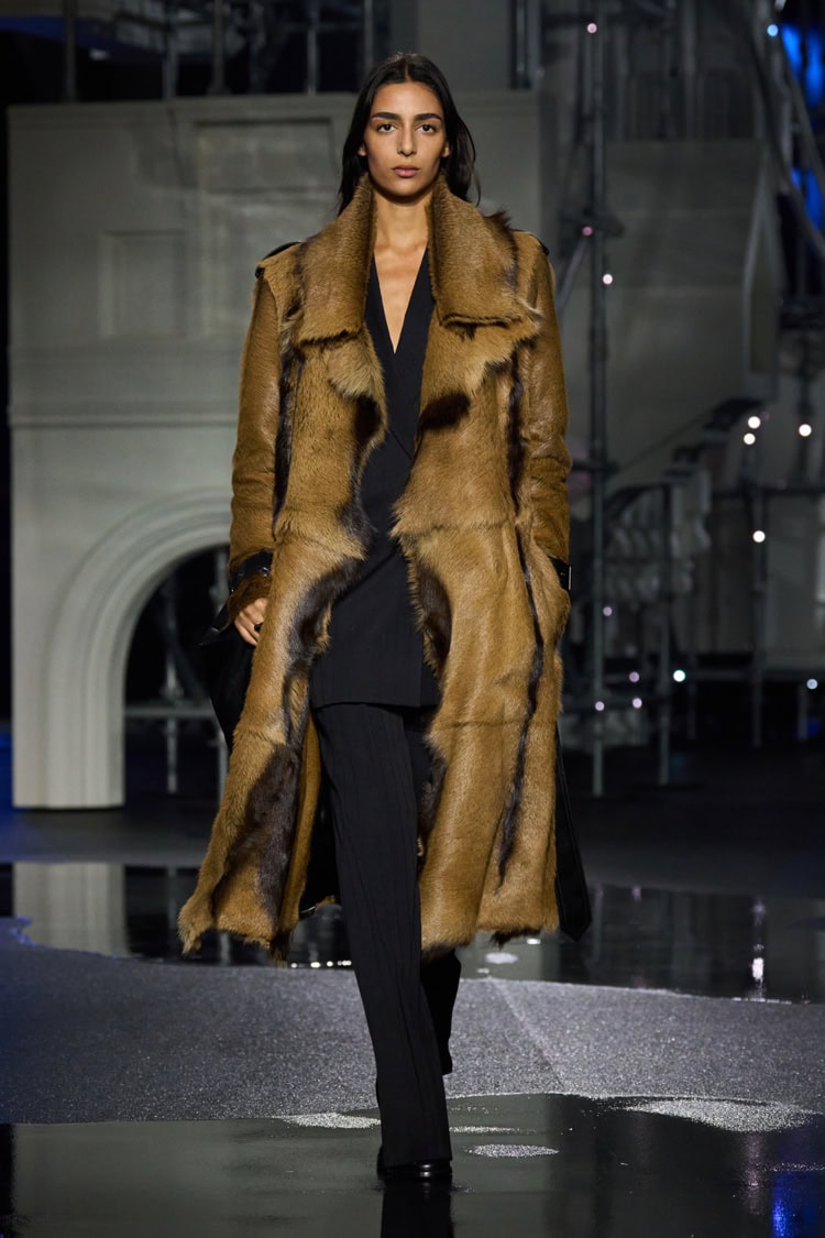 BURBERRY 2026-27 AUTUMN WINTER_016