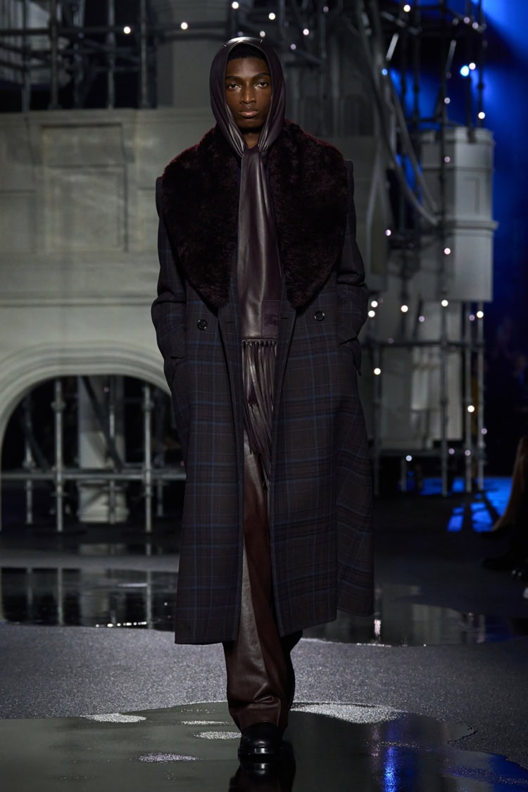 BURBERRY 2026-27 AUTUMN WINTER_021