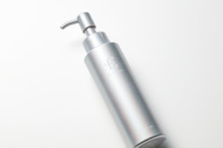 クレンジングオイル 120mL ¥5,500(エテルナム・4月6日発売)