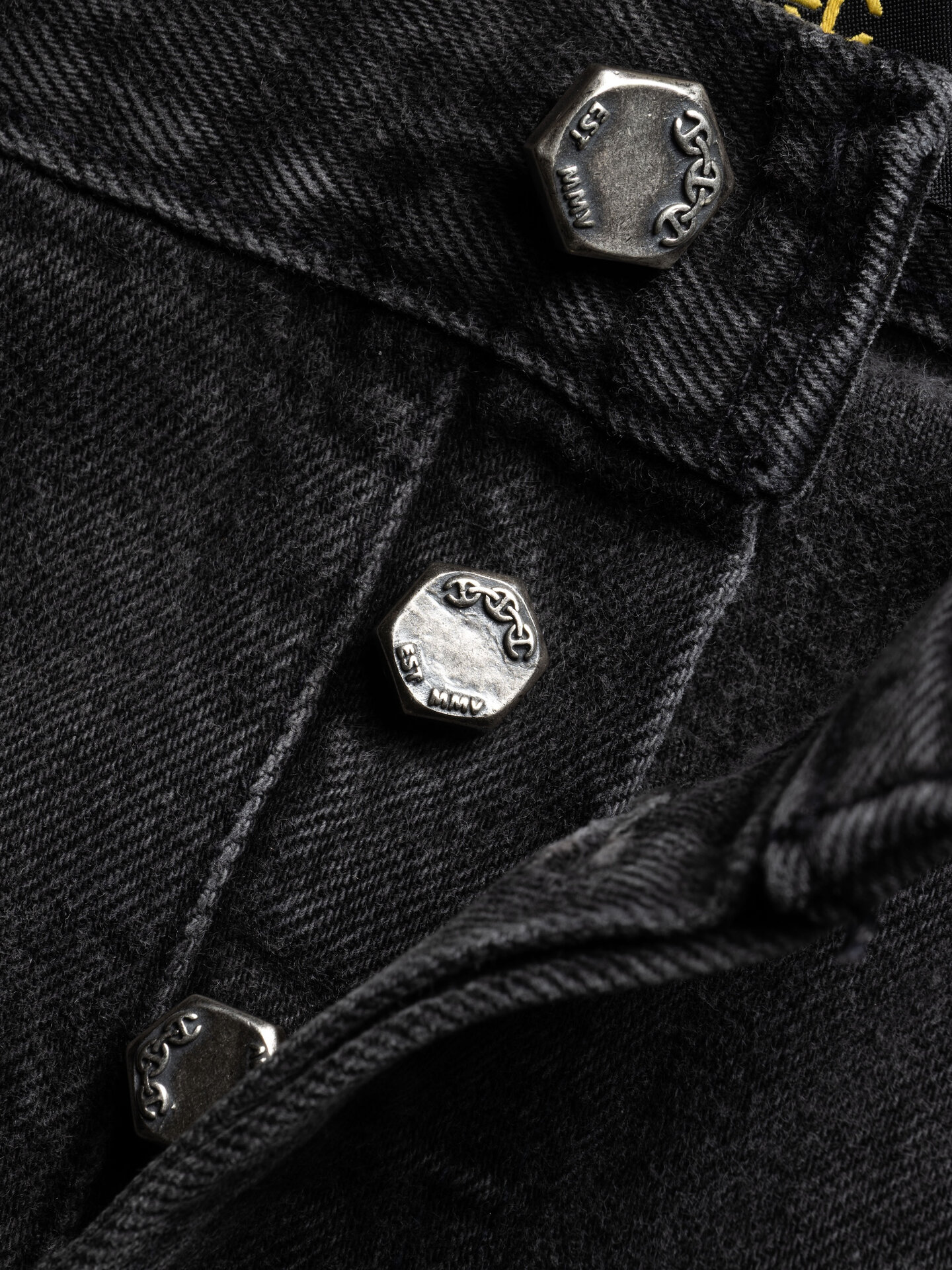 新作ブラックデニム ※表参道店先行アイテム￥528,000（ホーセンブース／リトルリーグ インク）