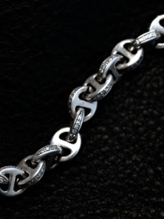 表参道店限定ネックレス［Silver925×ダイヤモンド］￥3,960,000（ホーセンブース／リトルリーグ インク）