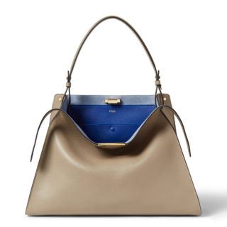 バッグ〈フェンディ ウェイ ラージ〉［H32×W43×D17㎝］¥643,500（フェンディ／フェンディ ジャパン）