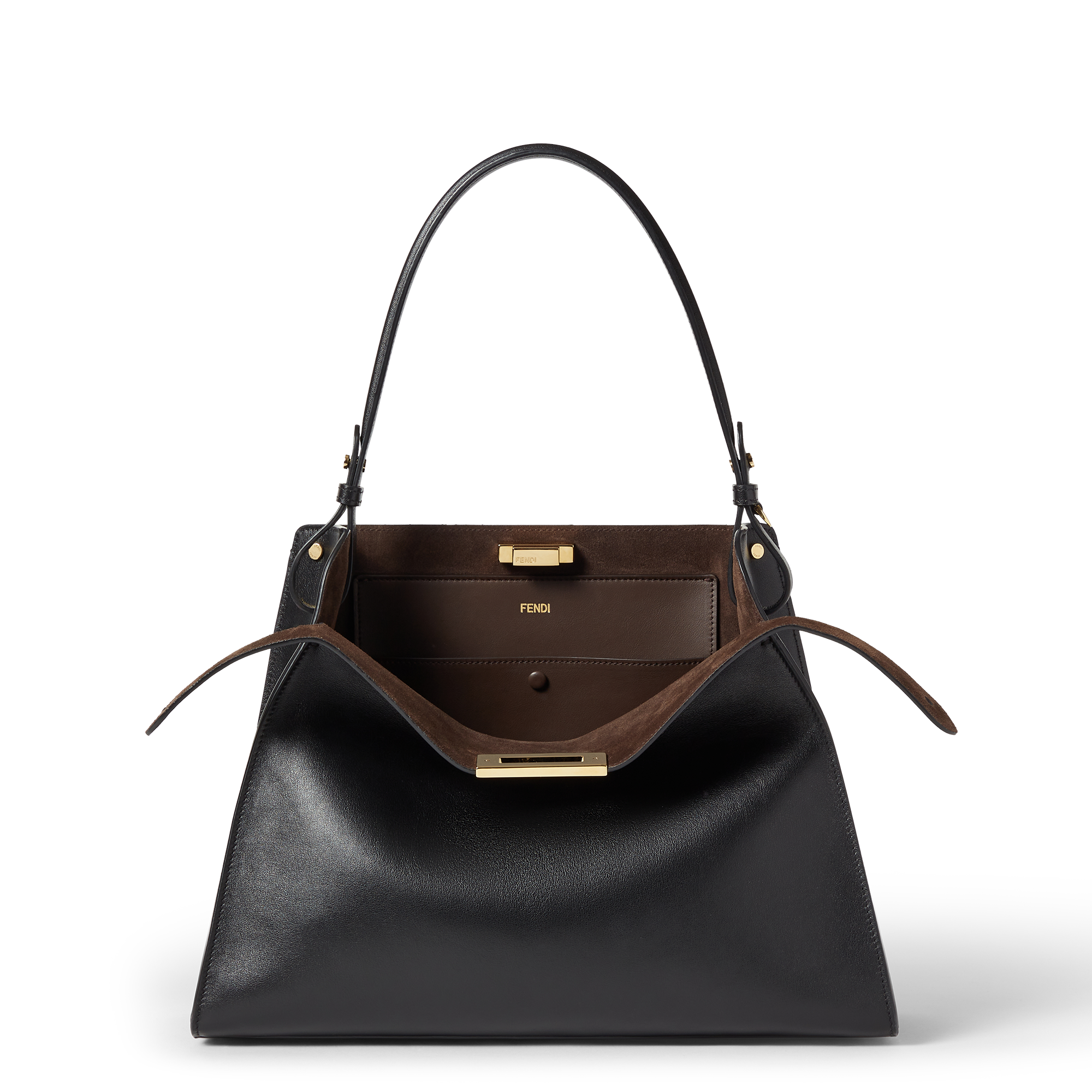 バッグ〈フェンディ ウェイ ミディアム〉［H27×W36×D13㎝］¥588,500（フェンディ／フェンディ ジャパン）