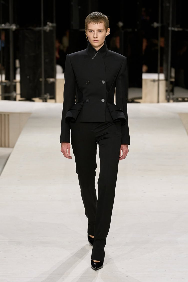 GIVENCHY 2026-27 AUTUMN WINTER_039