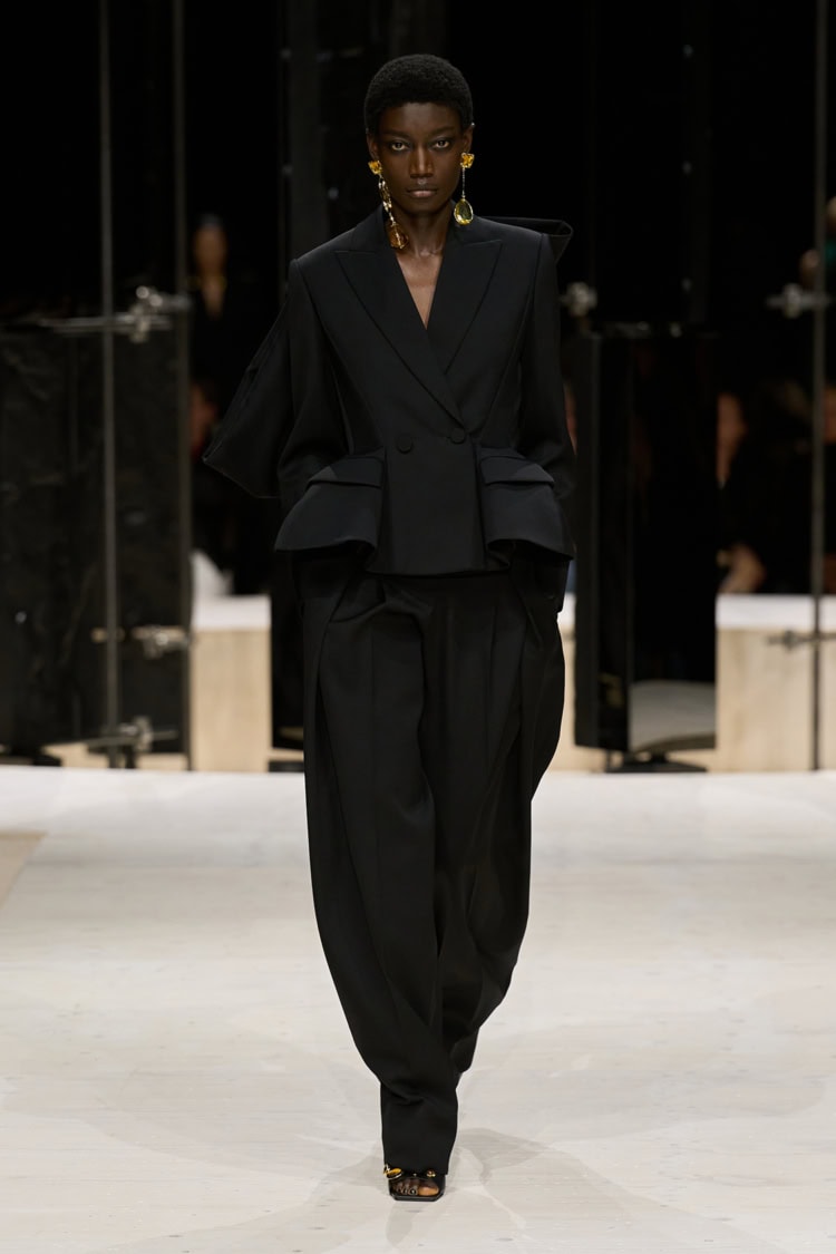 GIVENCHY 2026-27 AUTUMN WINTER_053