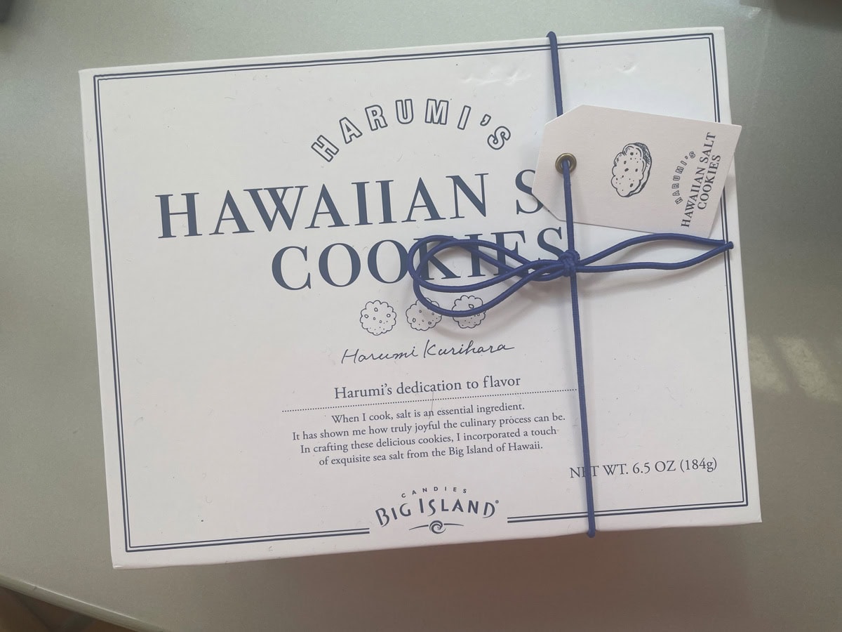 【ビッグアイランド・キャンディーズ】とはいえ、毎回必ず購入する栗原はるみさん監修のハワイアンソルトクッキー。12枚入り28.25ドル（約4,379円）。