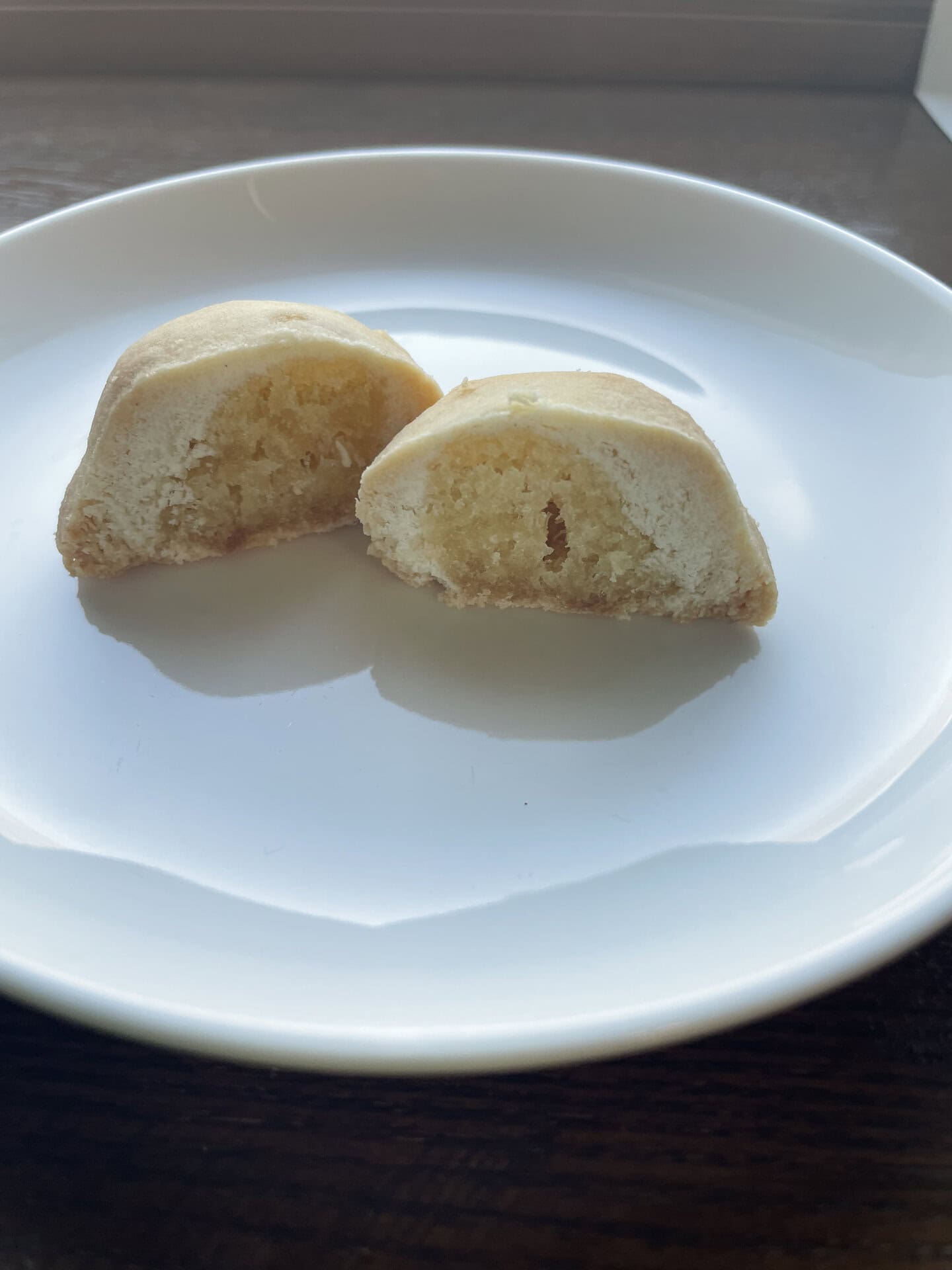 【ビッグアイランド・キャンディーズ】中はこんな感じで、パイナップル餡がぎっしり！