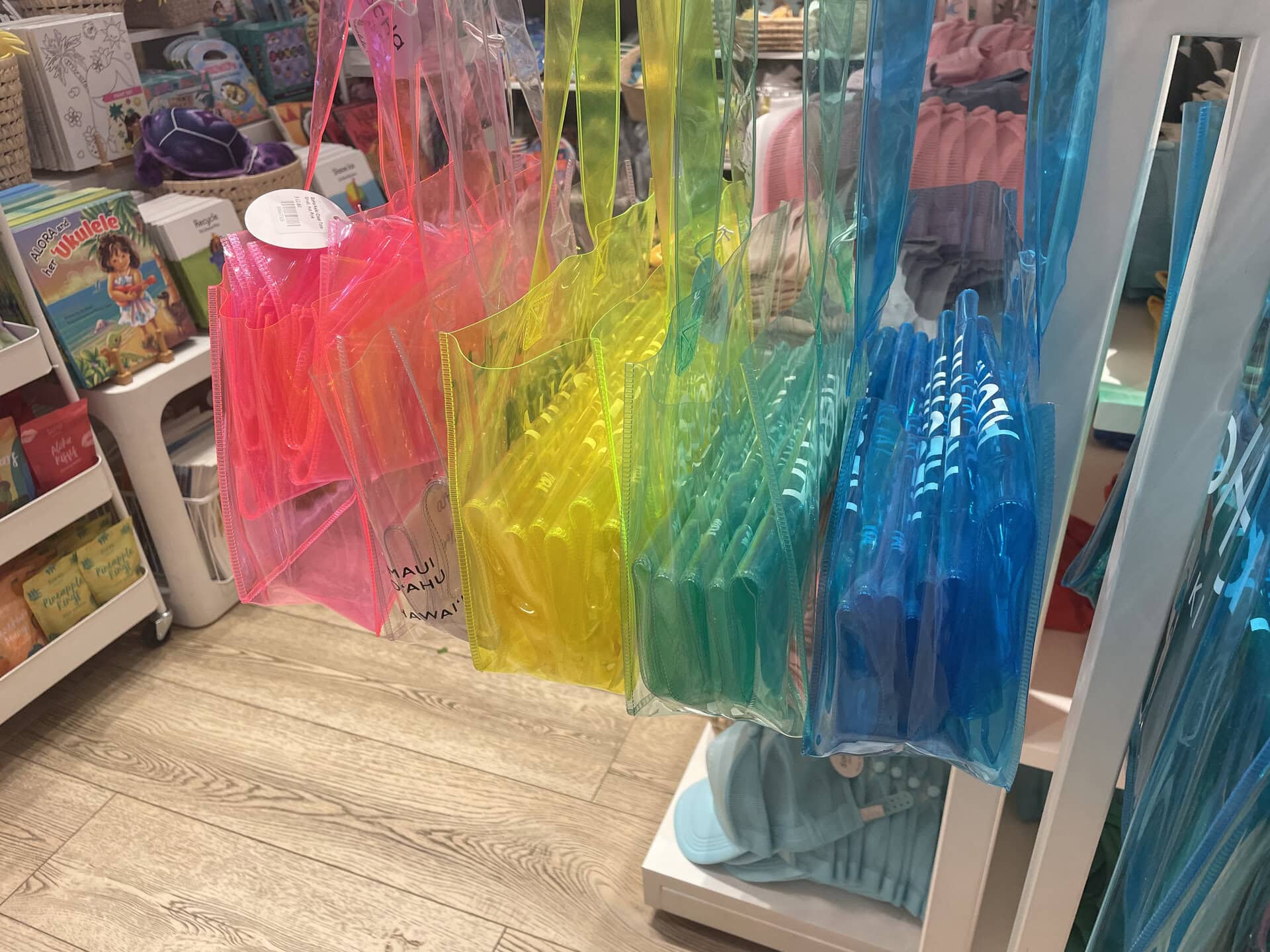 【SoHaのキッズ用カラフル“ALOHA”クリアトートバッグ】並んでると全色欲しくなる〜！