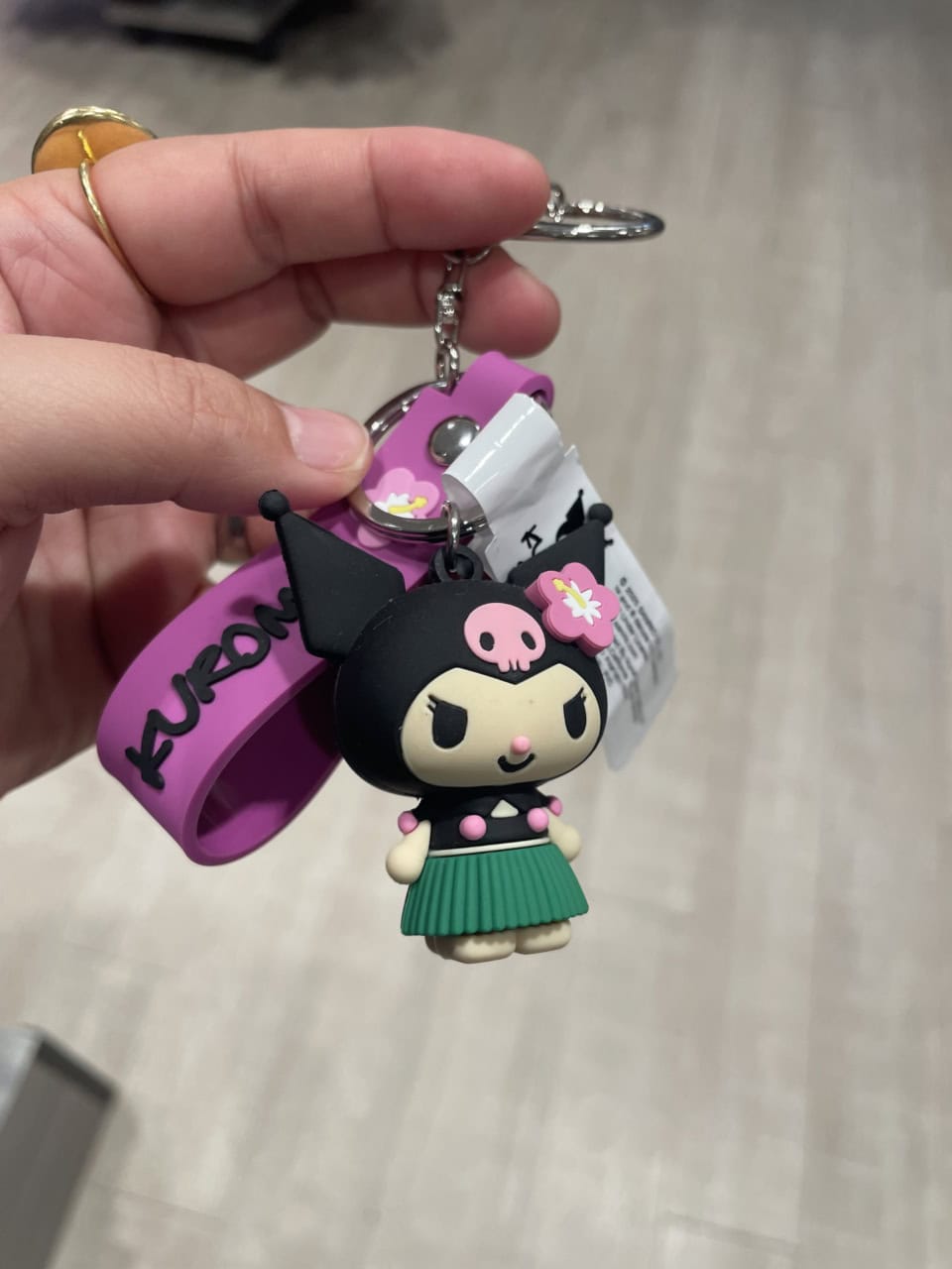 【ABC STORE】ラバー素材のキーホルダー各9.99ドル（約1,548円）。