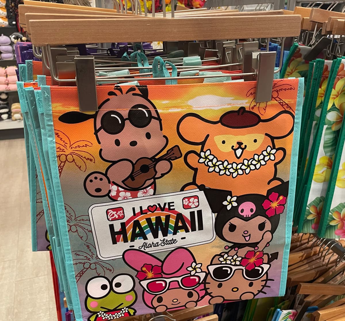 【ABC STORE】日焼けオールスターズが描かれたエコバッグ4.99ドル（約773円）。