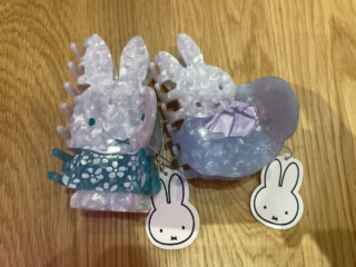 【Kira x Miffy】左を購入。でかクリップ、流行ってますよね。ヘアクリップ各26ドル（約4,030円）。