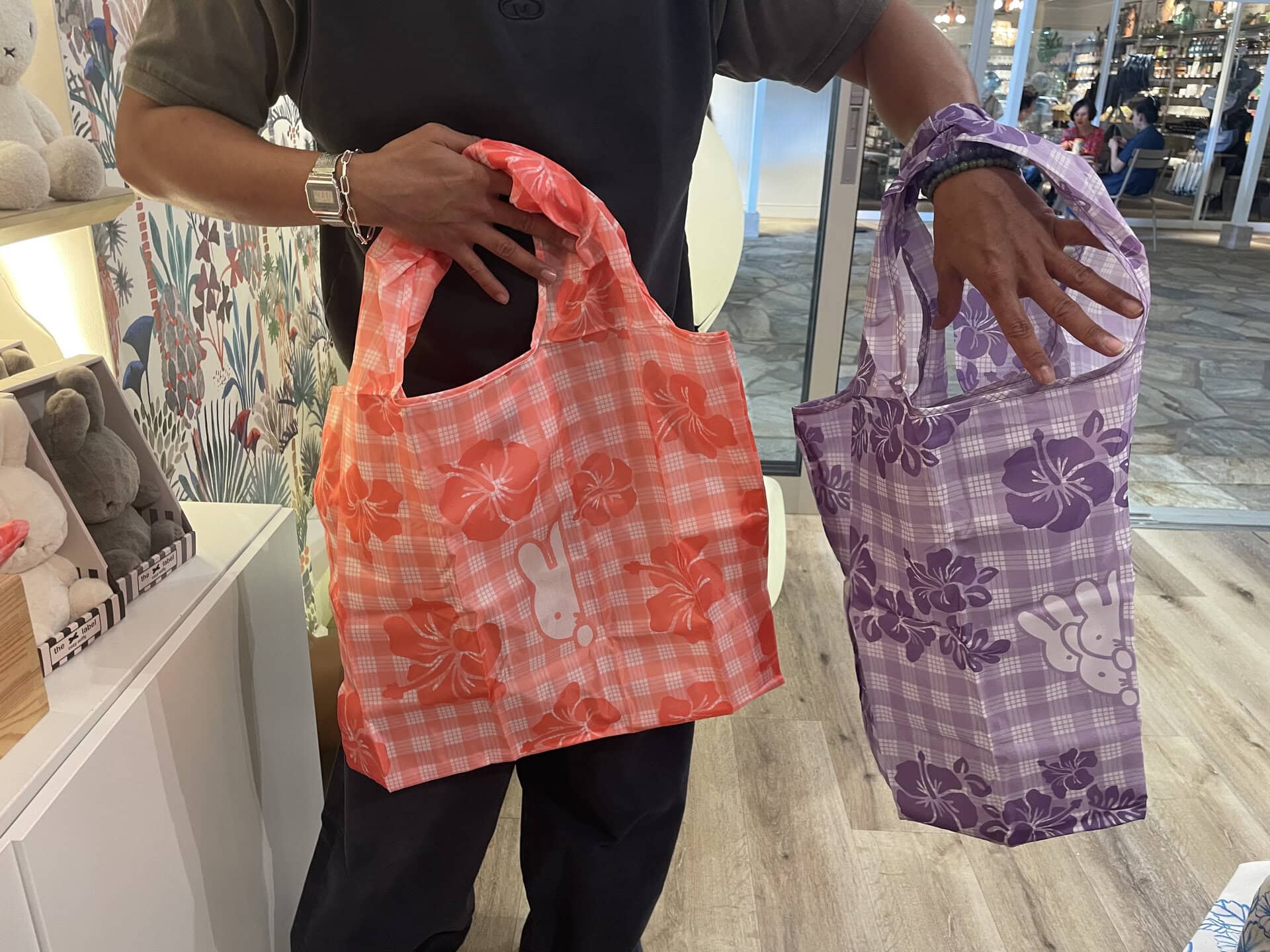 【Kira x Miffy】広げるとこんな感じ。このお兄さん、ステューシーでも働いてます。