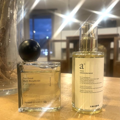 悩みがつきない40代の髪をツヤツヤに。手やボディに使えてボトルもビジュ良! 【ヘアオイル】2選