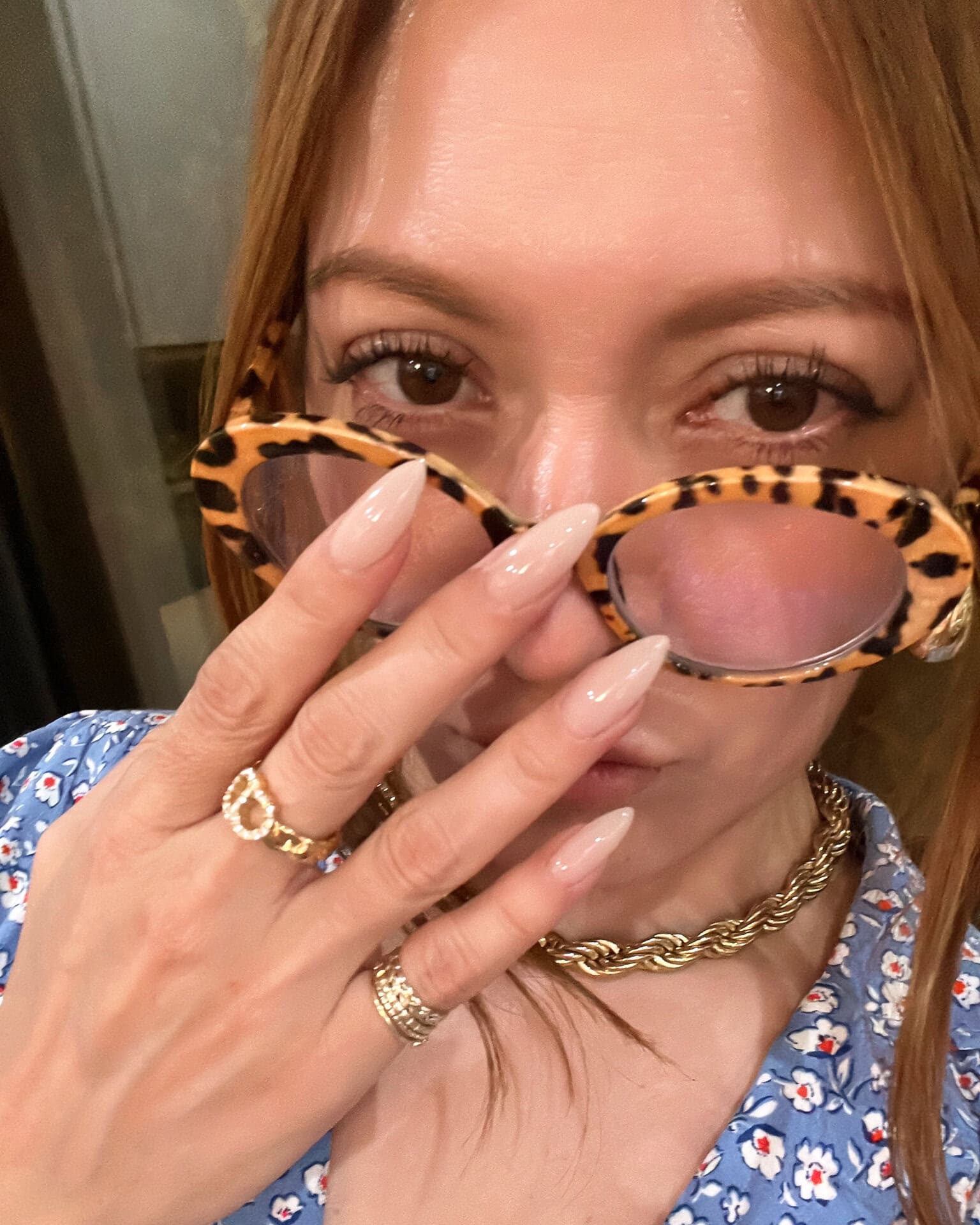 定番のナチュラルなピンクネイル。