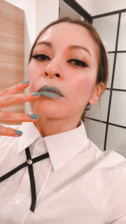 セルフネイルしていたころ。現在より短めです。