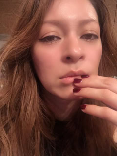 昔は撮影のない日にセルフでネイルを塗ることもありました。