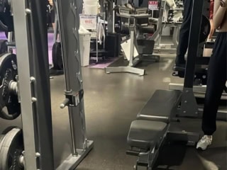 「一年と少し前から筋トレを本格的に始めました。体型管理が目標でしたが、今は気持ちがリフレッシュできる趣味に。以前は持てなかった重量を更新した時に感じる成長が、最近の楽しみです」