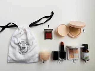 セルヴォークPR八塚さんのポーチの中身