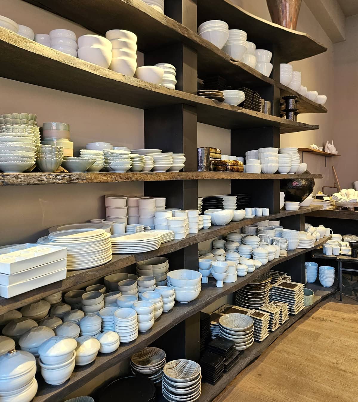 店内には、センスのいい韓国の作家さん作品がたくさん！