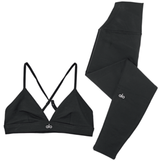 「骨のストレッチをするヤムナも始めたので、おしゃれに取り入れられるアローのウェアをまとめてオンラインで購入」アローのブラトップとレギンスは共に本人私物