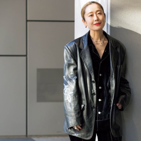 真似したい! 「オールブラック」「オールホワイト」スタイル|おしゃれな人の春コーデのコツ